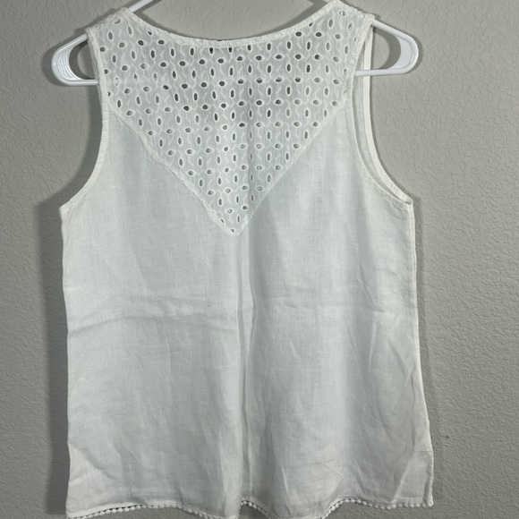 Chic White Eyelet Tank Top - Picture 3 of 4